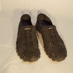 EUC women's sketcher black & silver shoes size 8.5